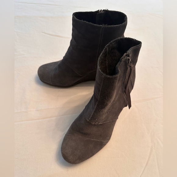 Tom’s Desert Wedge Boots Dark Gray Suede Size 8 - Picture 12 of 13